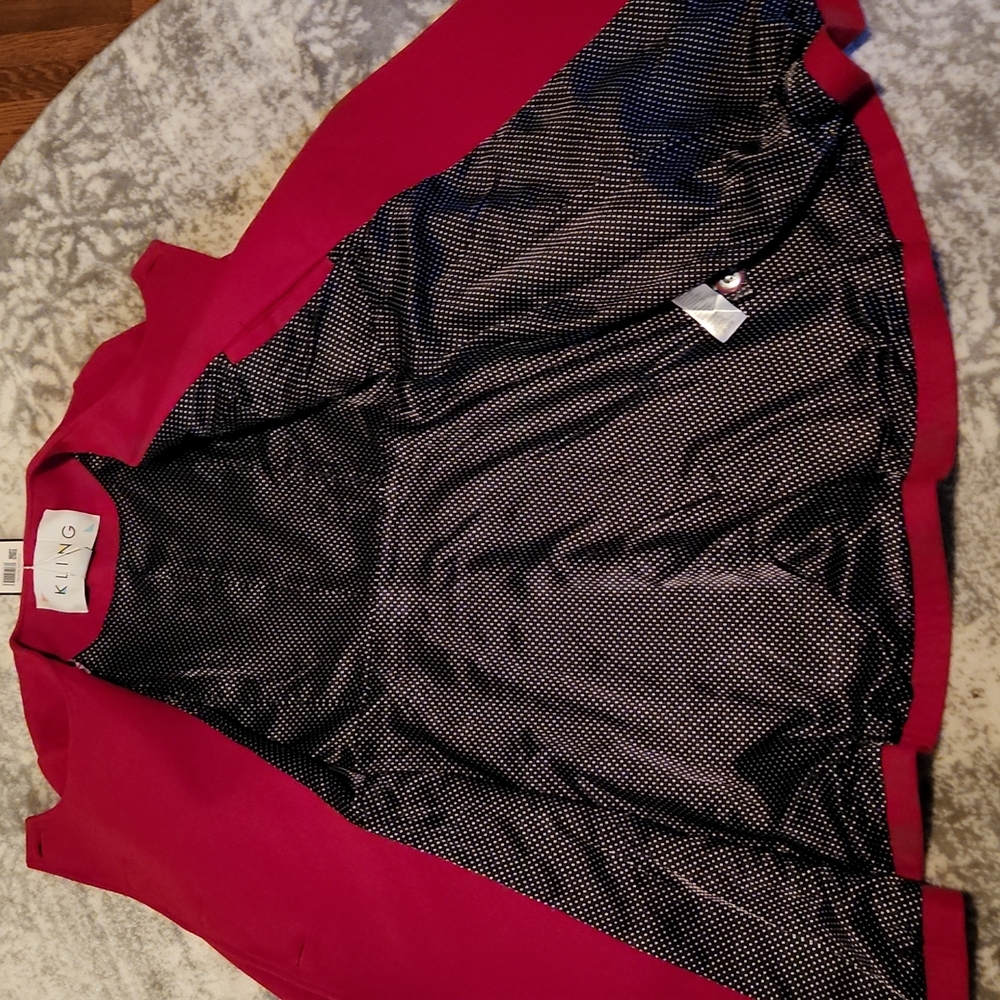 Red coat - Picture 6 of 12